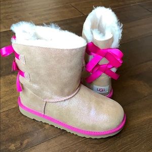 New UGG Kid’s Bailey Bow II Shimmer Boots